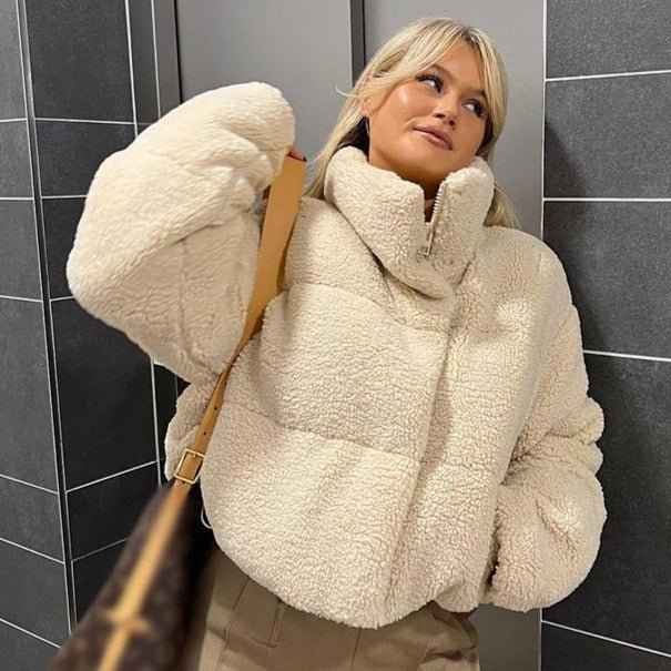 Jaqueta Puffer Cropped de Pelúcia Off White – Dalida